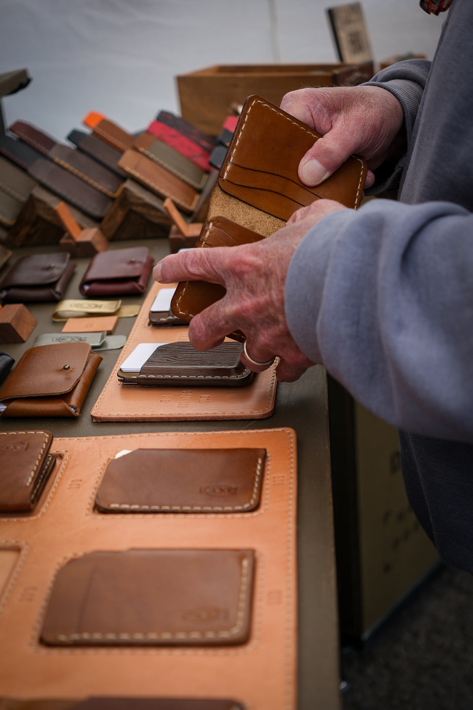 What Makes a Good Leather Wallet? 7 Things to Look For Before You Buy