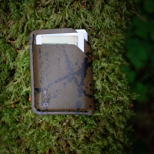 Bifold vs. Minimalist Wallet: Which Wallet Is Right for You?