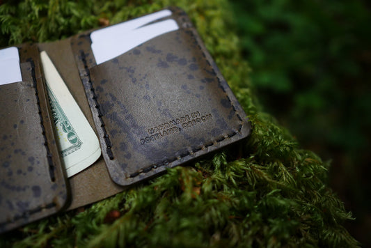 Creating a Durable Handmade EDC Wallet: Minimalist Design, Traditional Craftsmanship