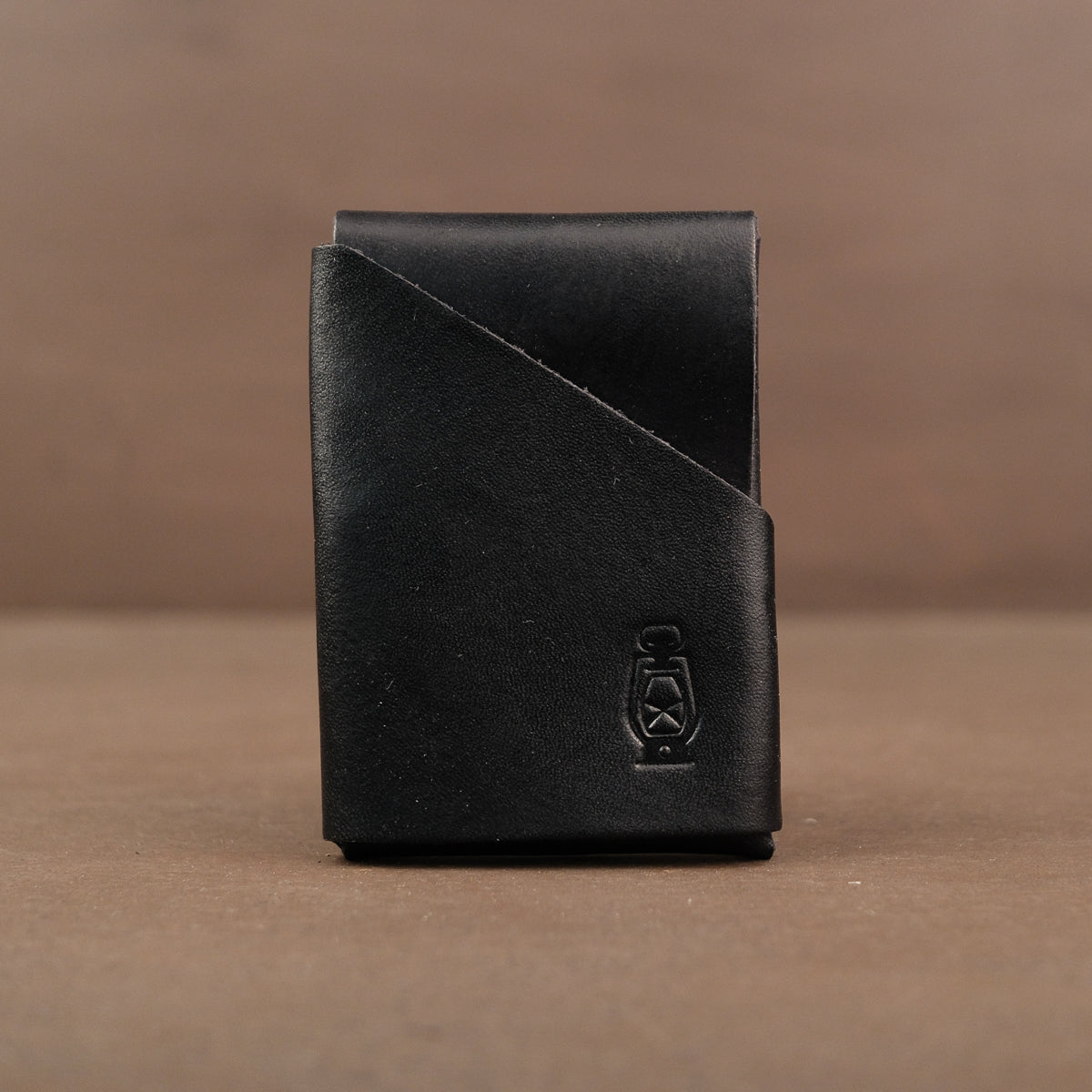 black full grain veg tan minimalist stitchless leather wallet